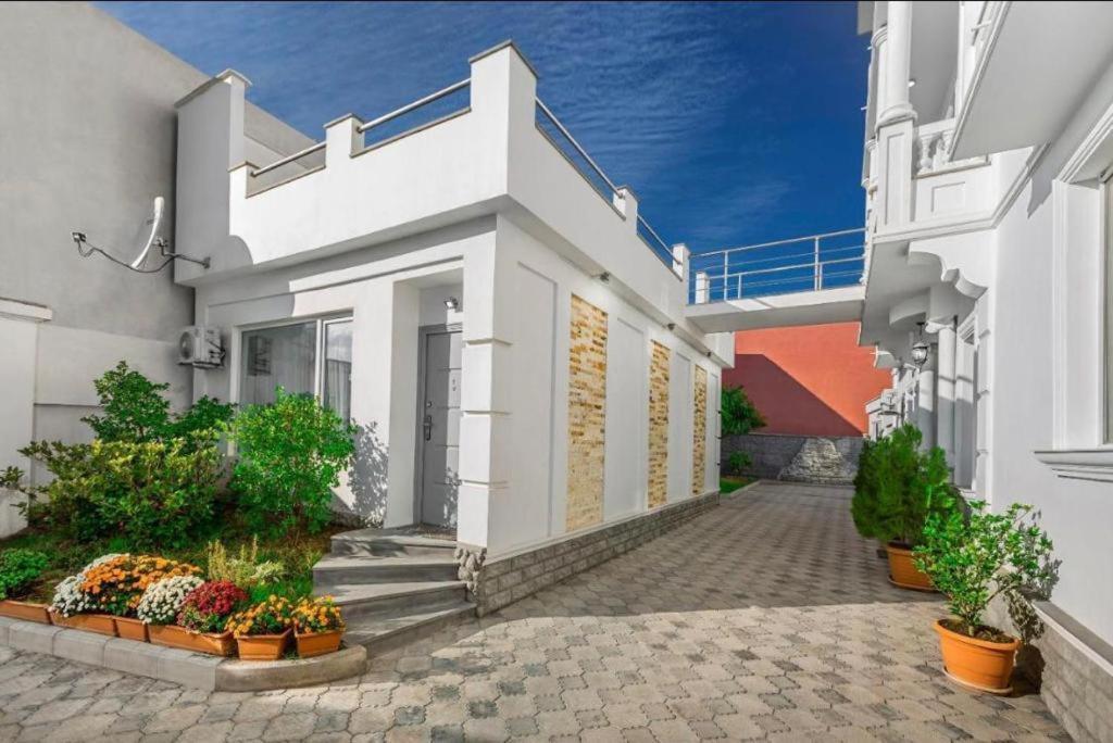 White House Hotel Тбилиси Екстериор снимка
